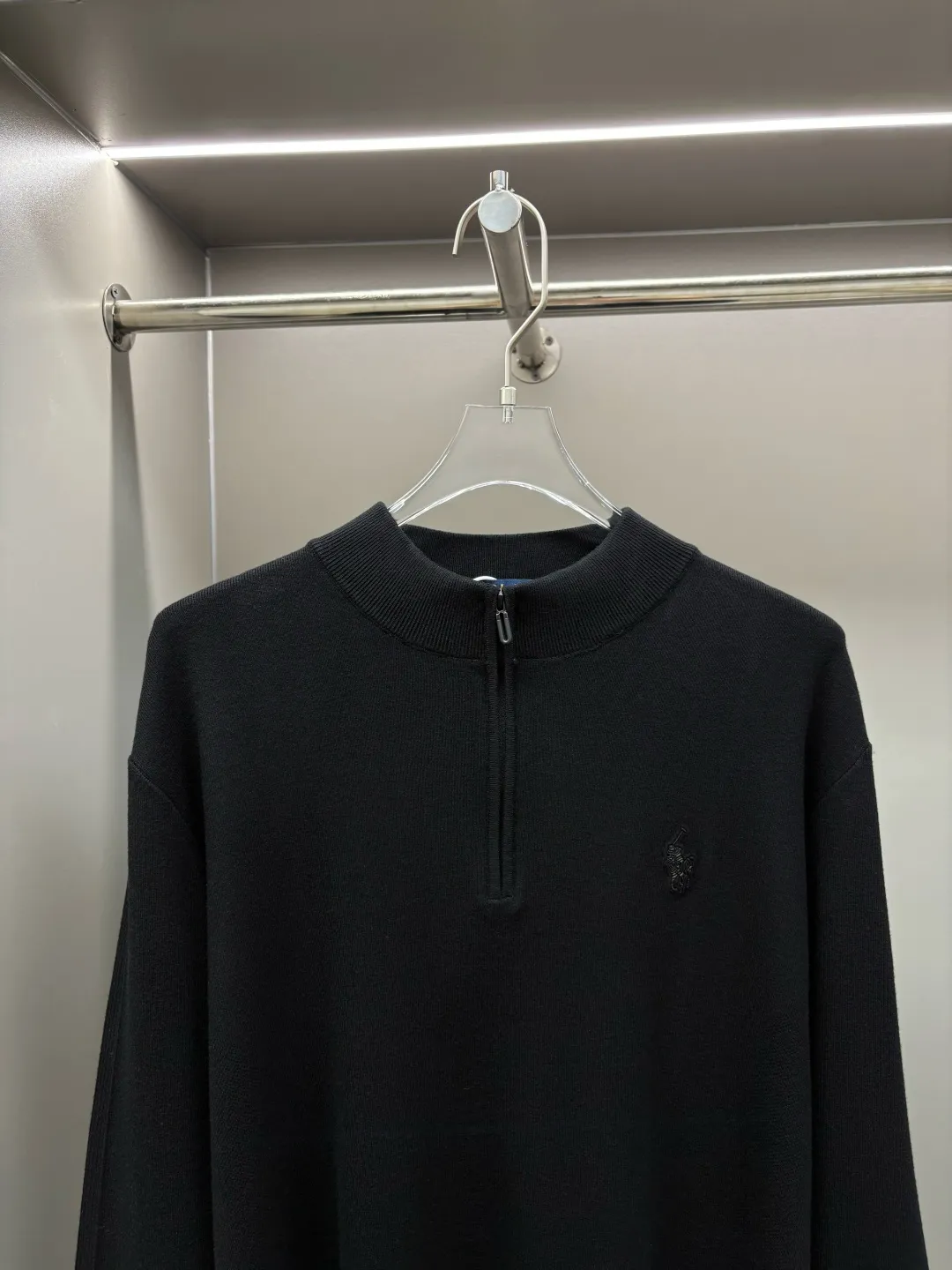 🅿️320 POLO Ralph Lauren new zipper sweater, original fabric, official same style, made of customized natural medium-thick imported wool yarn, very comfortable and smooth to the touch, very wide and stylish, produced by a first-line brand factory, woven by imported machines, very soft and skin-friendly to wear, and will not deform after long-term wear. The latest autumn and winter style, fashionable and individual, super versatile and good-looking, very suitable for both men and women, a must-have color for everyone. Color: black, gray, caramel color Size: L-4XL